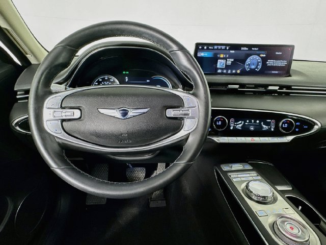 Used 2022 Genesis GV70 2.5T AWD/4WD image 10