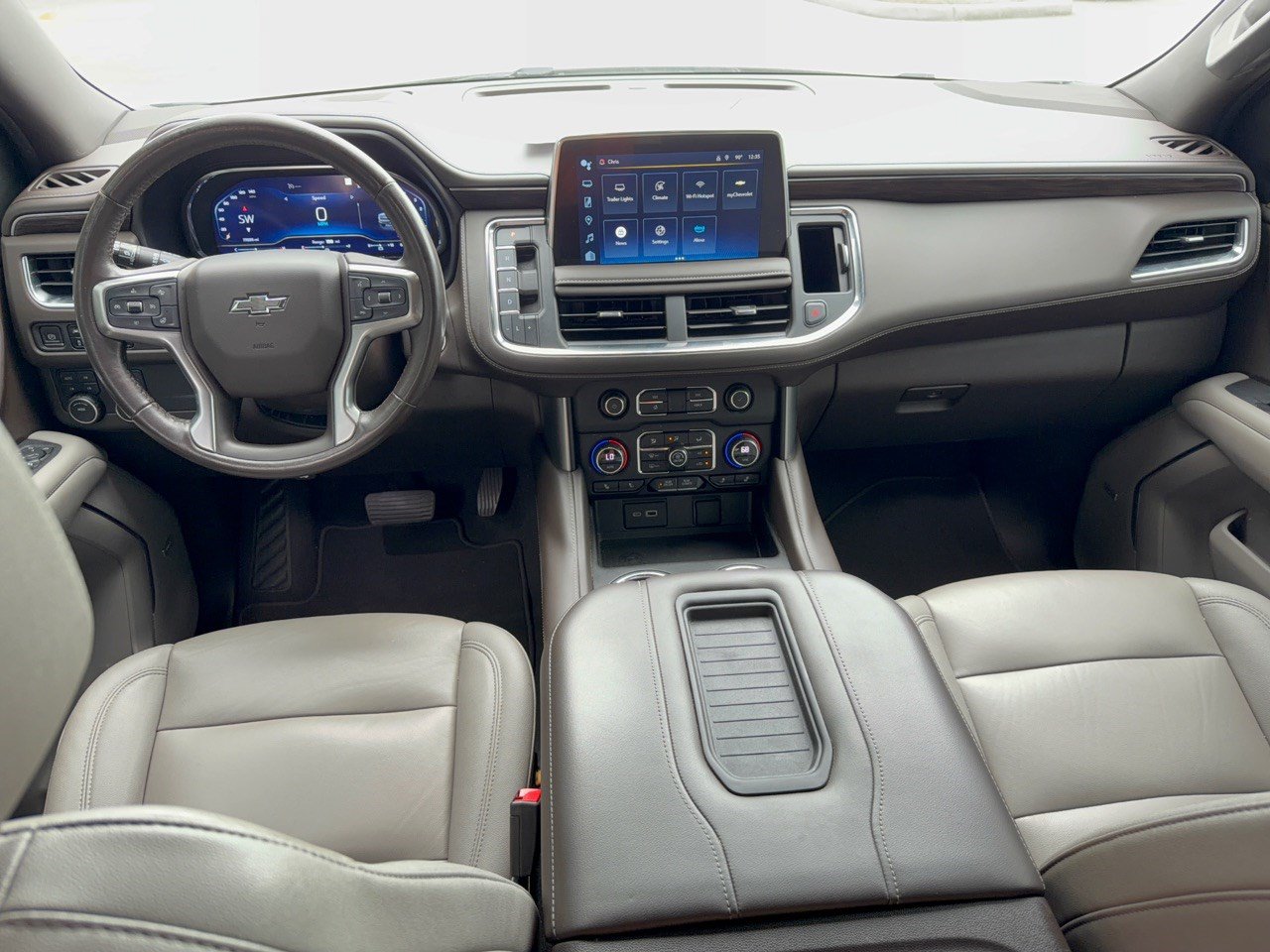 Certified 2023 Chevrolet Tahoe Z71 w/ Luxury Package AWD/4WD image 17