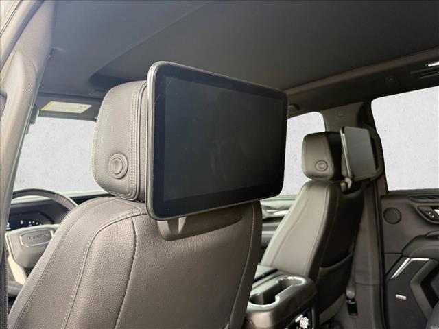 Used 2023 GMC Yukon Denali w/ Denali Reserve Package image 23
