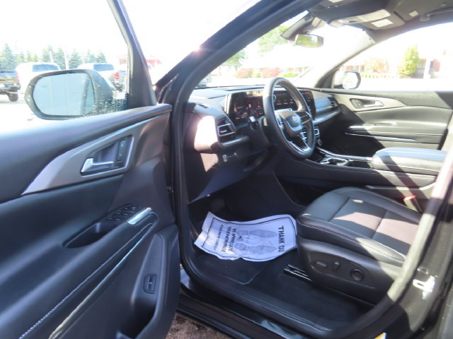 Used 2026 Chevrolet Traverse LT AWD/4WD image 17