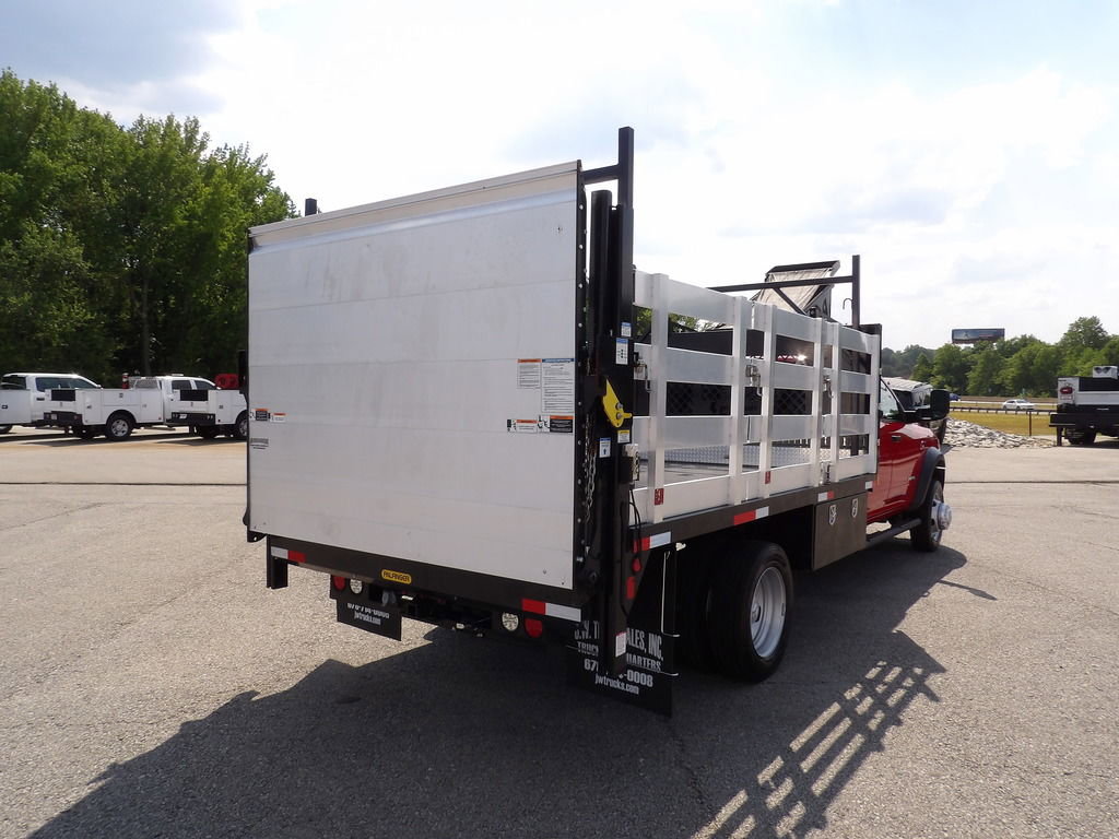 Used 2021 RAM 5500 Tradesman w/ Chrome Appearance Group RWD image 7