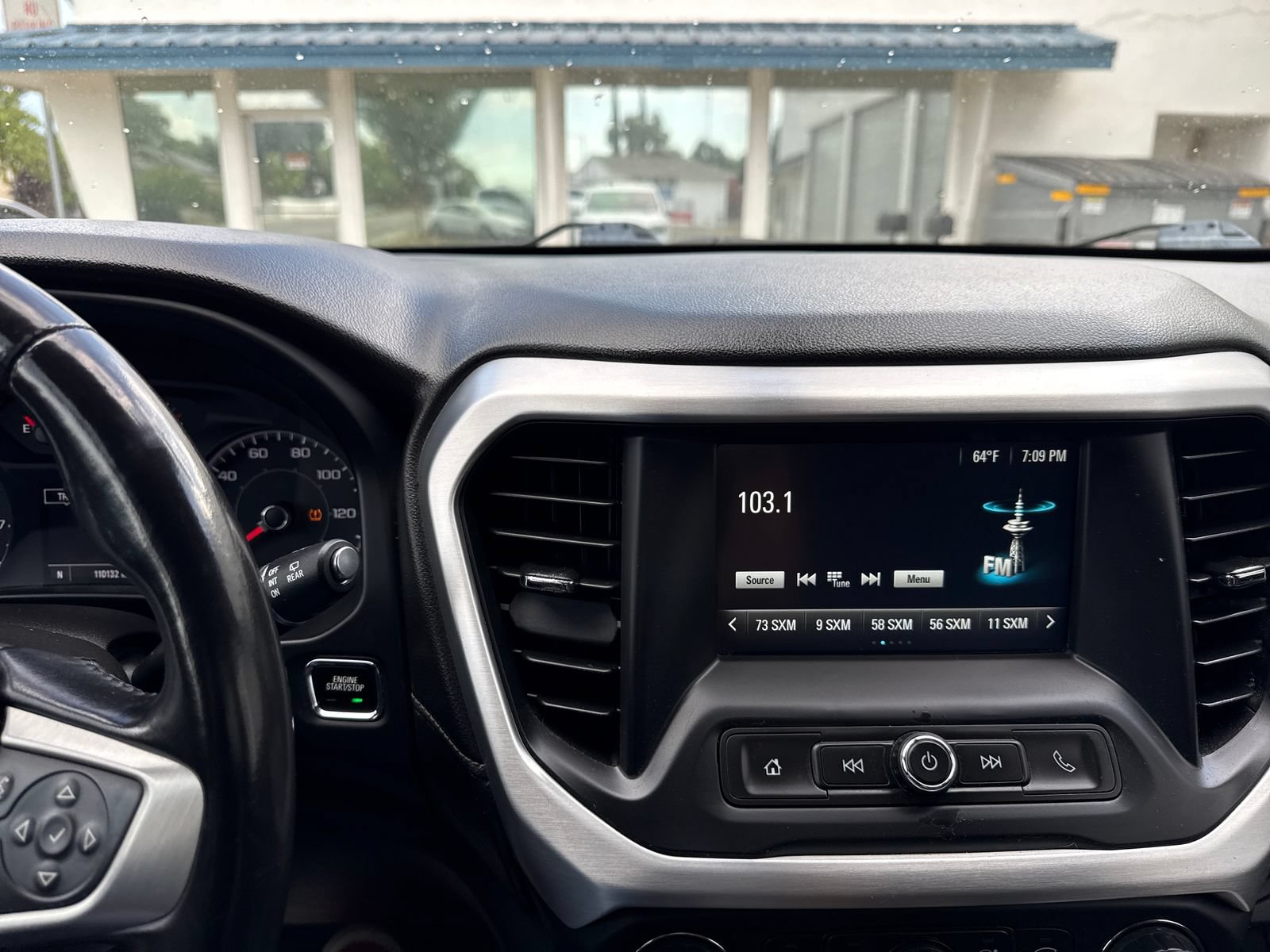 Used 2019 GMC Acadia SLE FWD image 17