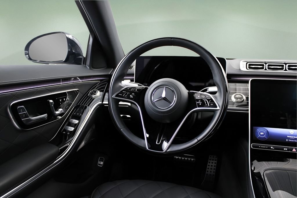Used 2025 Mercedes-Benz S 580 4MATIC Sedan image 21