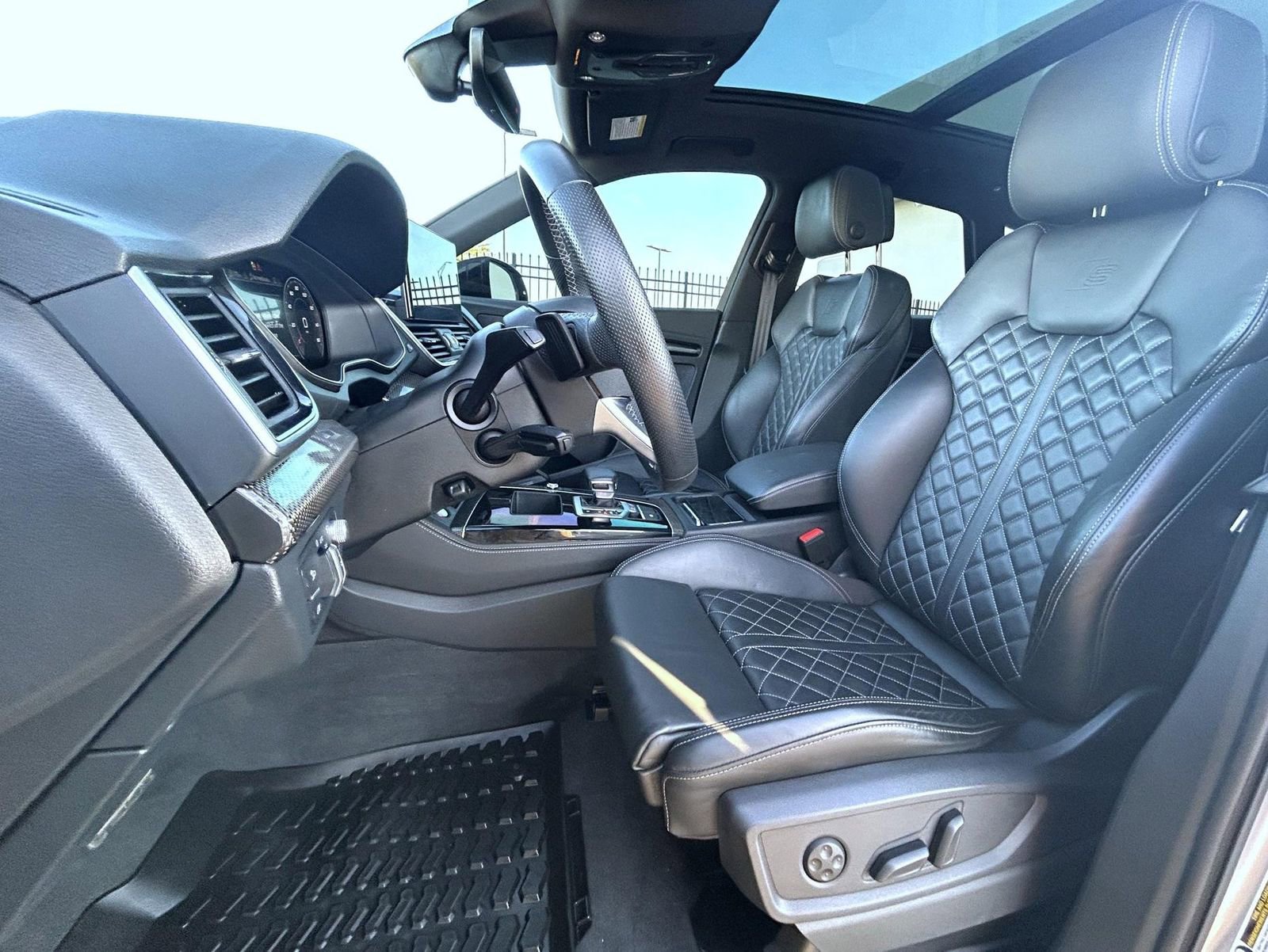 Used 2023 Audi SQ5 Prestige w/ Prestige Package image 10