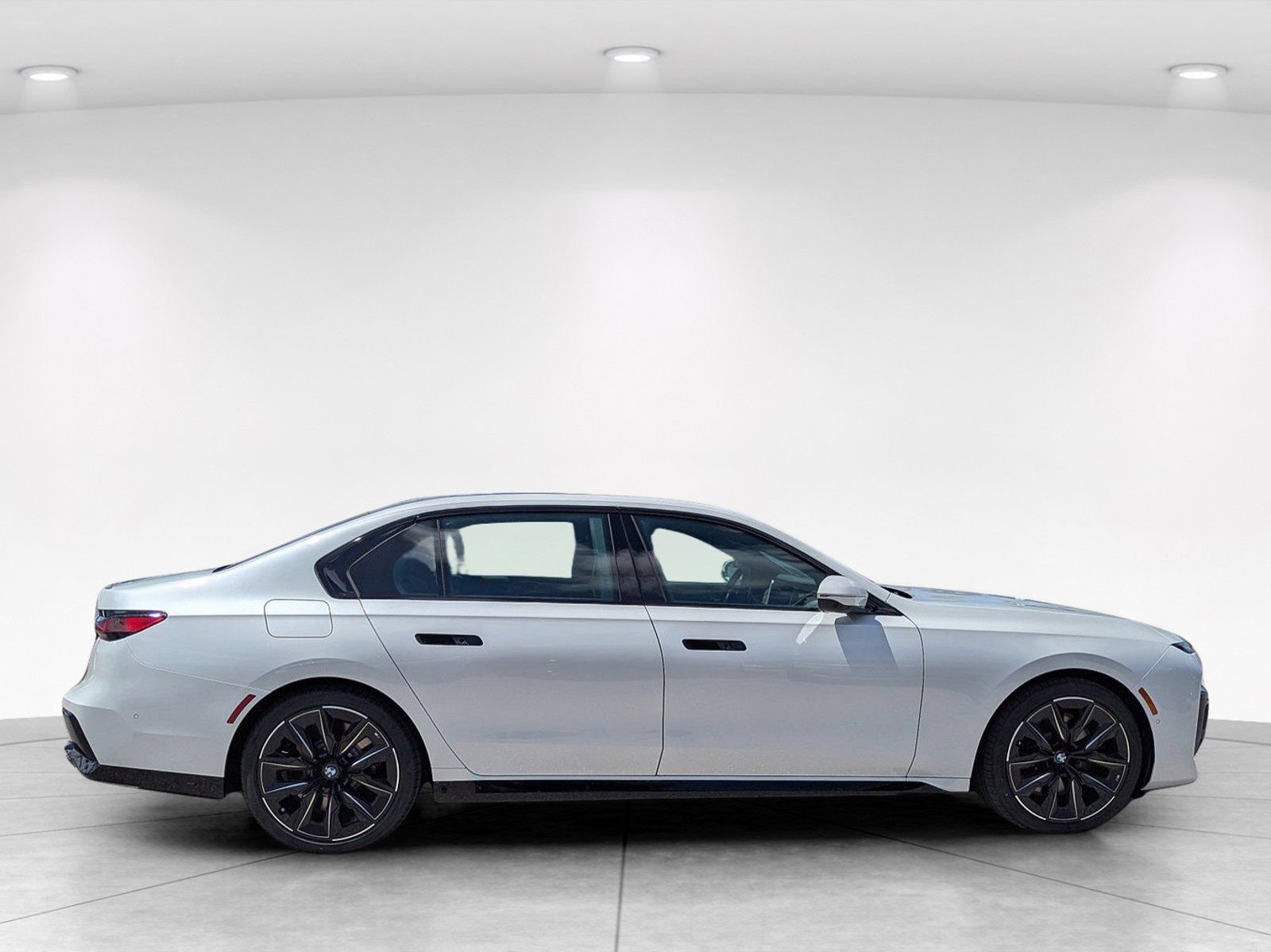 New 2026 BMW 760i xDrive w/ Executive Package AWD/4WD video 2
