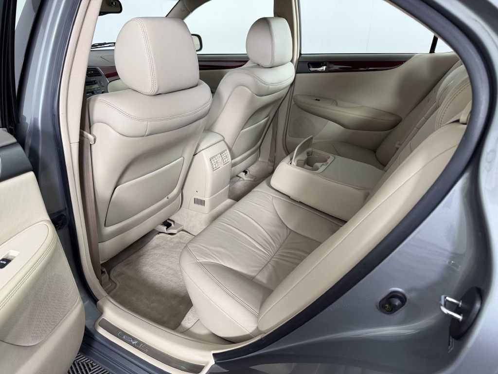 Used 2004 Lexus ES 330 image 24