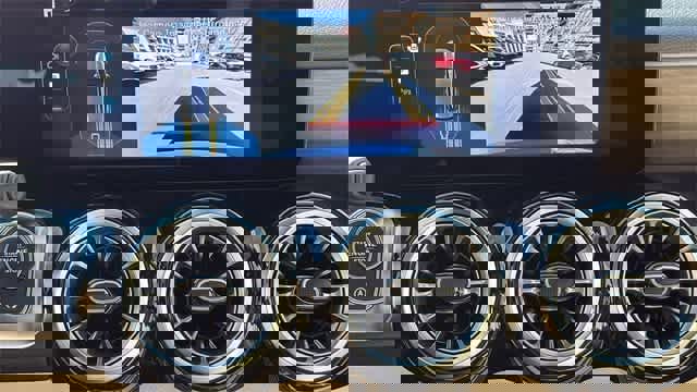 Certified 2025 Mercedes-Benz GLB 250 4MATIC image 99