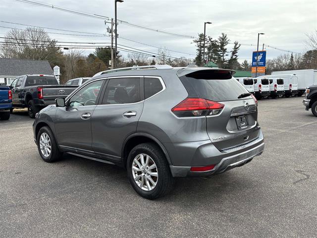 Used 2017 Nissan Rogue SV w/ SV Premium Package image 3