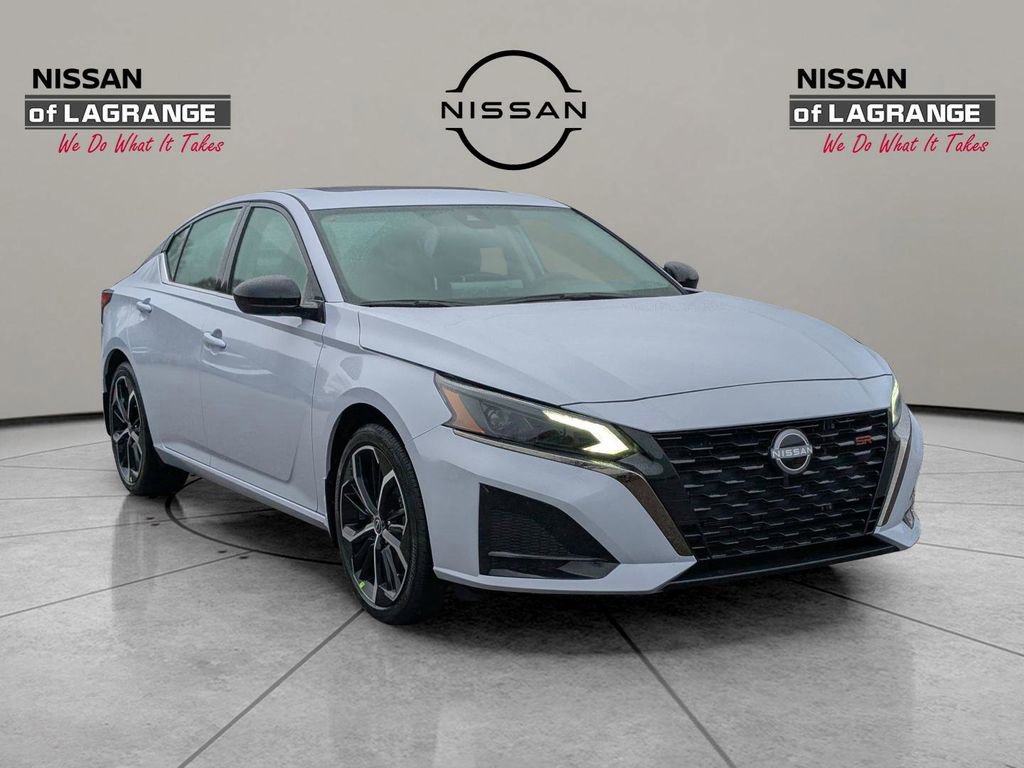 New 2025 Nissan Altima 2.5 SR w/ SR Premium Package image 3