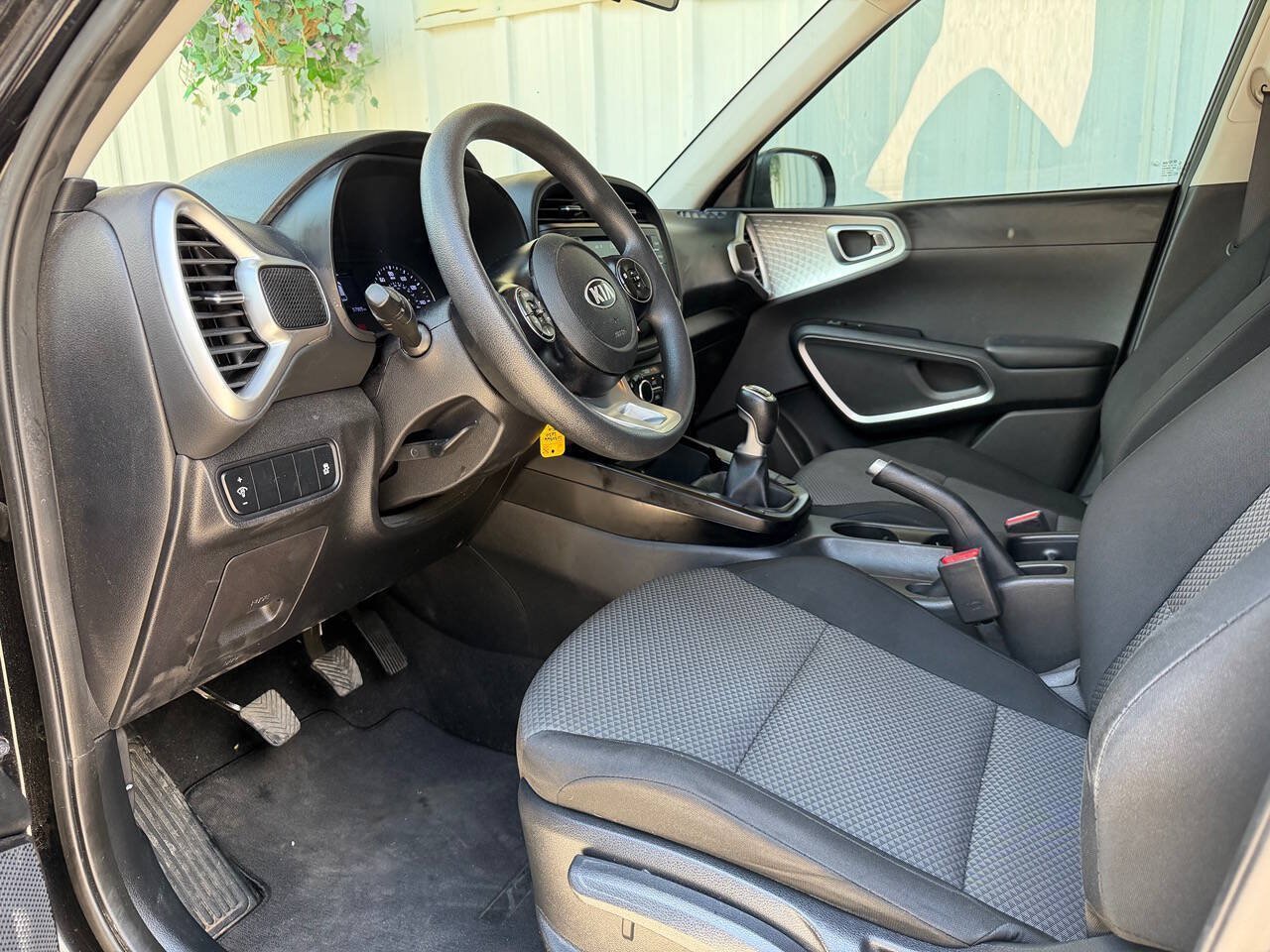 Used 2020 Kia Soul LX FWD image 5