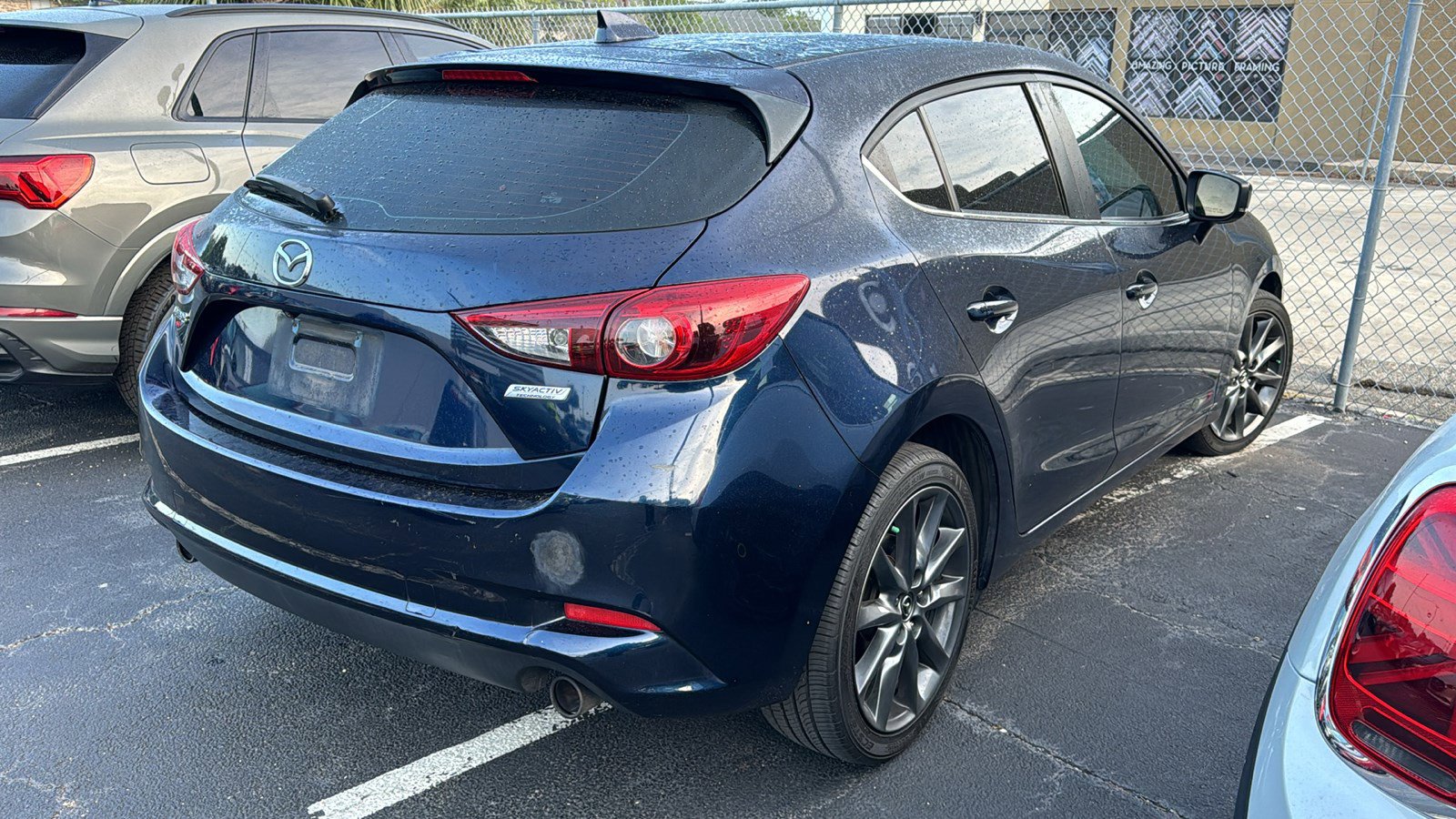 Used 2018 MAZDA MAZDA3 Grand Touring w/ Premium Equipment Package FWD image 8