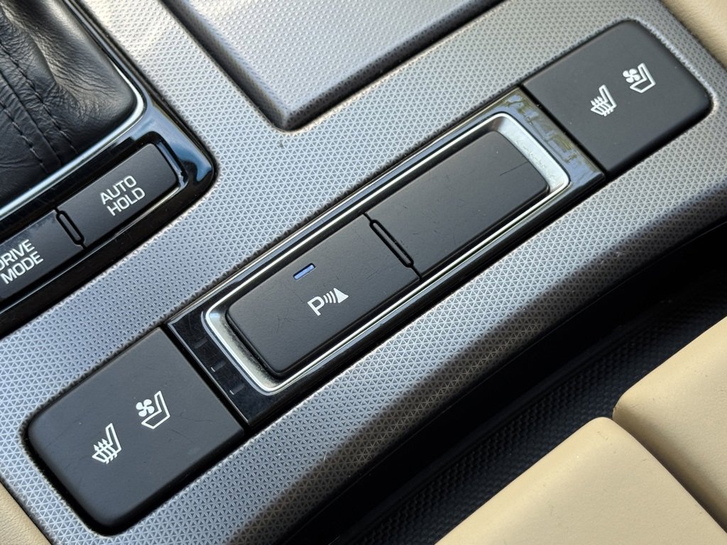 Used 2015 Hyundai Genesis 5.0 image 32