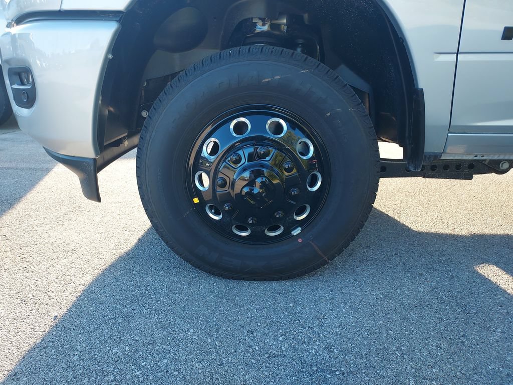 New 2027 RAM 3500 Big Horn AWD/4WD image 10