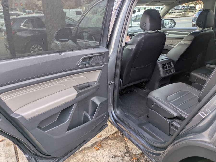 Used 2022 Volkswagen Atlas SEL Premium image 11