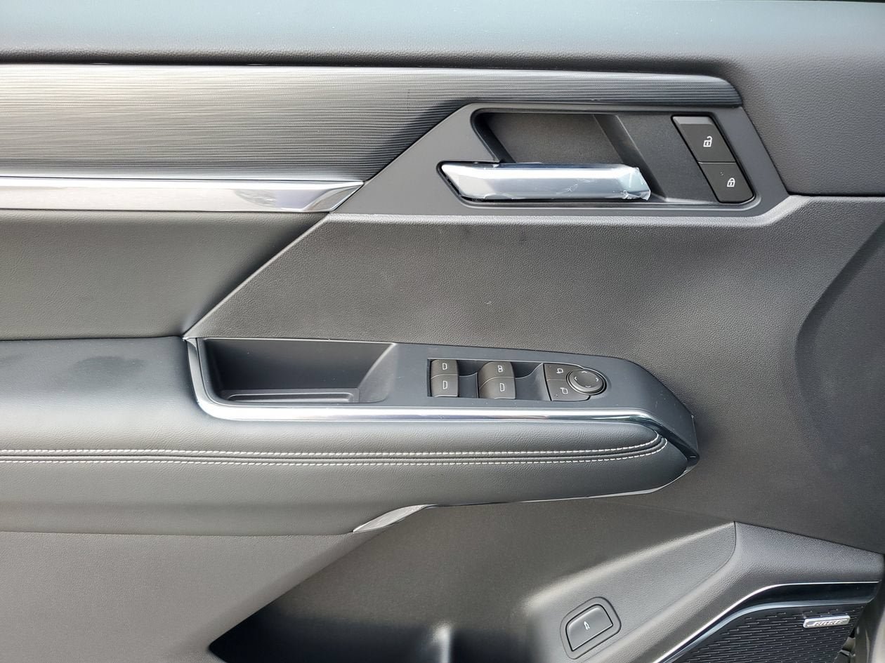 New 2026 GMC Acadia Elevation w/ Black Edition FWD image 17