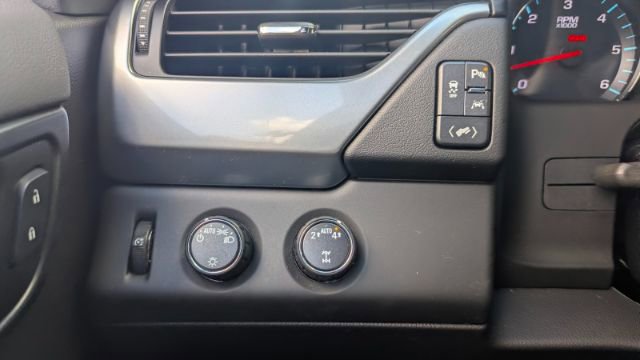 Used 2020 Chevrolet Tahoe LT image 30