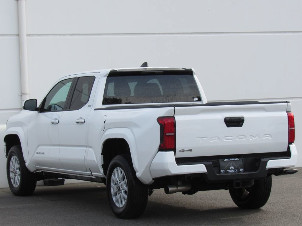 Certified 2025 Toyota Tacoma SR5 AWD/4WD image 5