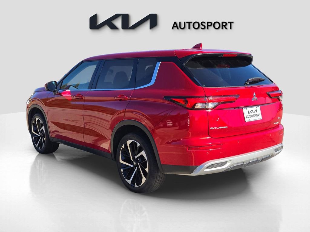 Used 2024 Mitsubishi Outlander SE Black Edition image 10