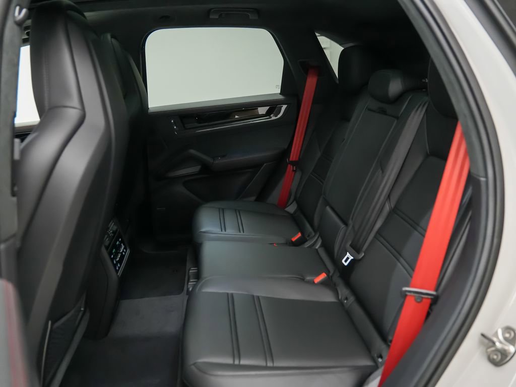 New 2026 Porsche Cayenne GTS AWD/4WD image 18
