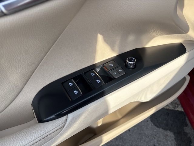 Used 2020 Toyota Camry XLE image 37