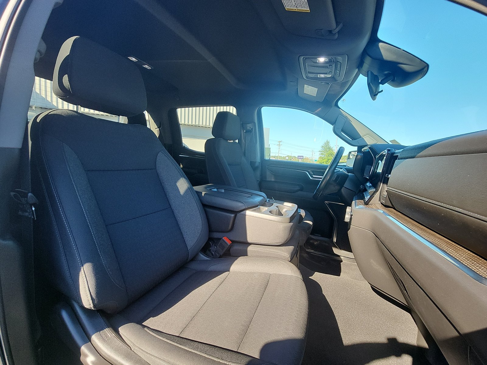 Used 2023 Chevrolet Silverado 1500 LT AWD/4WD image 23