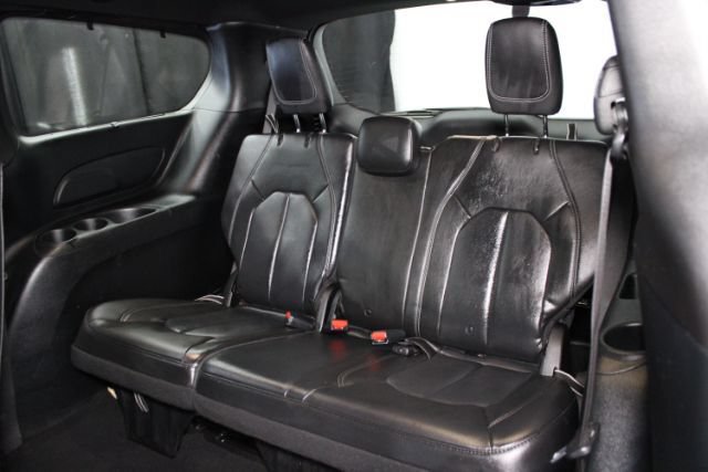 Used 2019 Chrysler Pacifica Touring-L w/ S Appearance Package FWD image 21