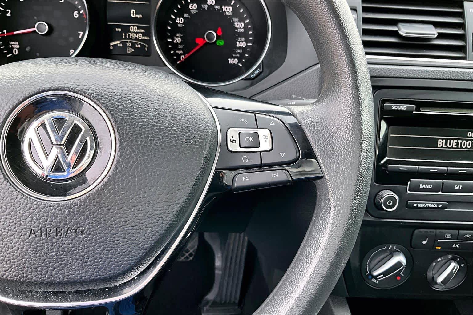Used 2015 Volkswagen Jetta SE FWD image 22