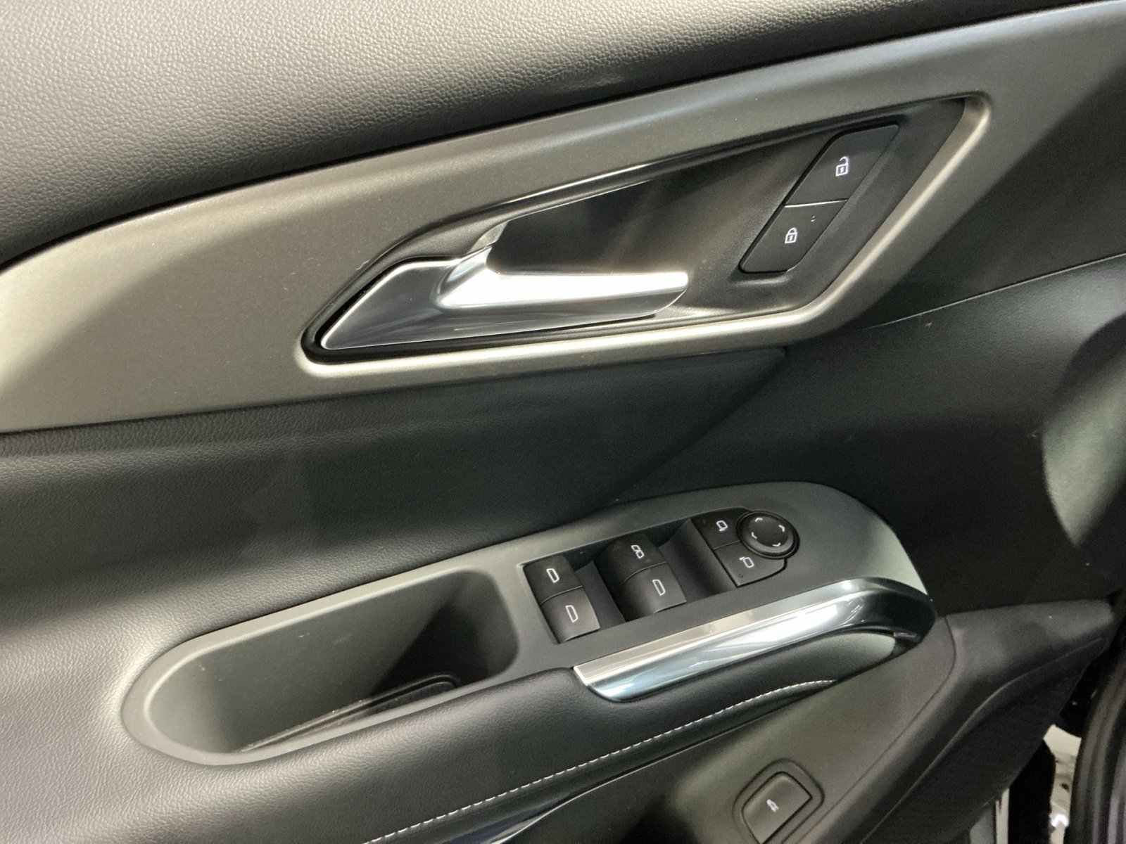 New 2026 Chevrolet Traverse LT w/ Driver Confidence Package FWD image 16