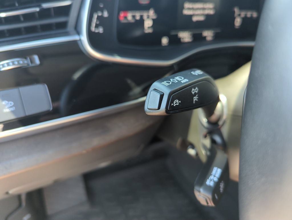Used 2022 Audi Q8 Premium AWD/4WD image 19