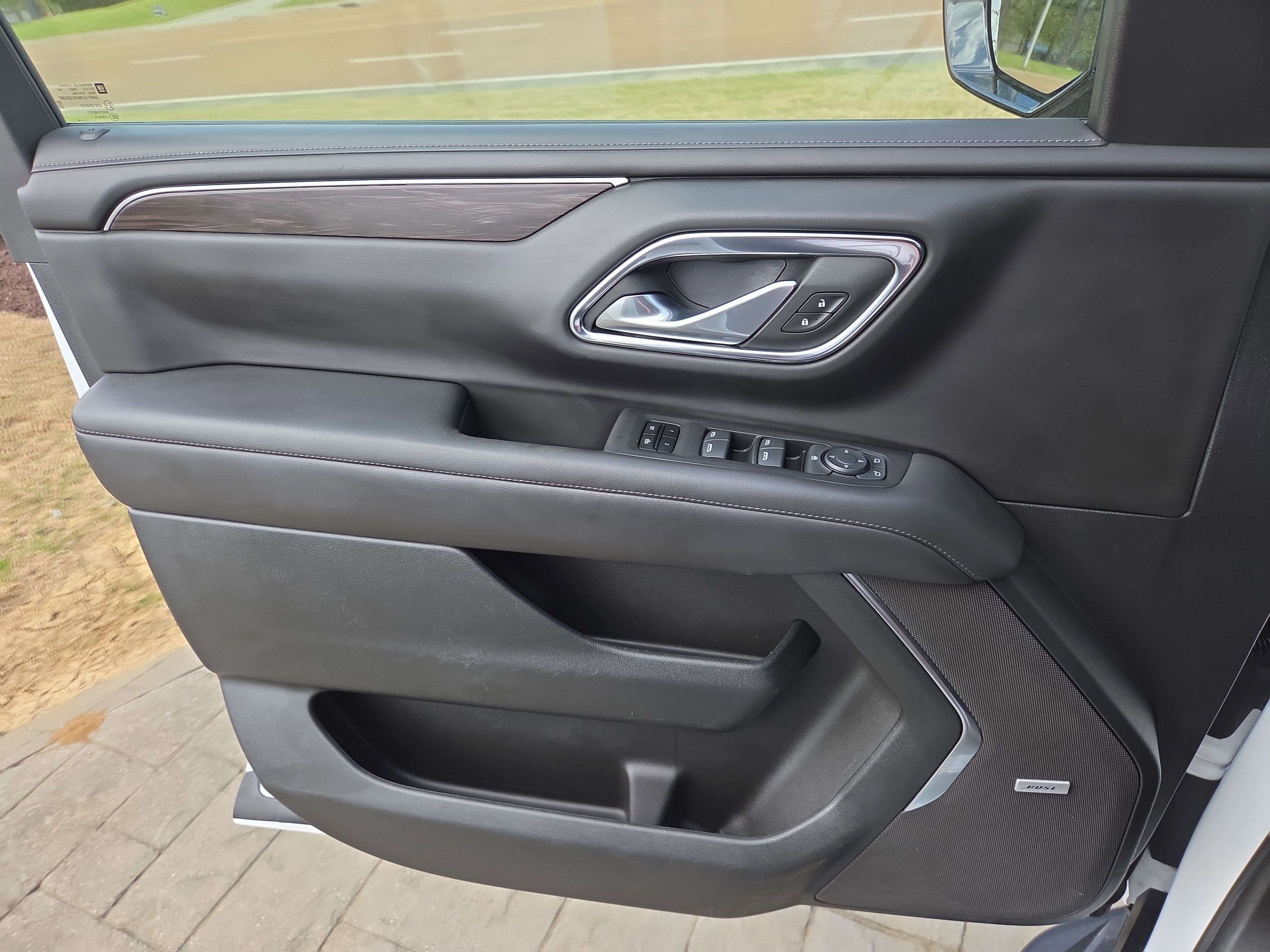 Used 2024 Chevrolet Tahoe LT image 11