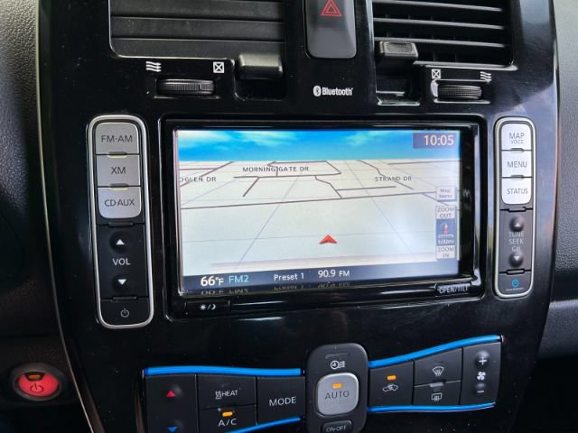 Used 2015 Nissan Leaf SL FWD image 12