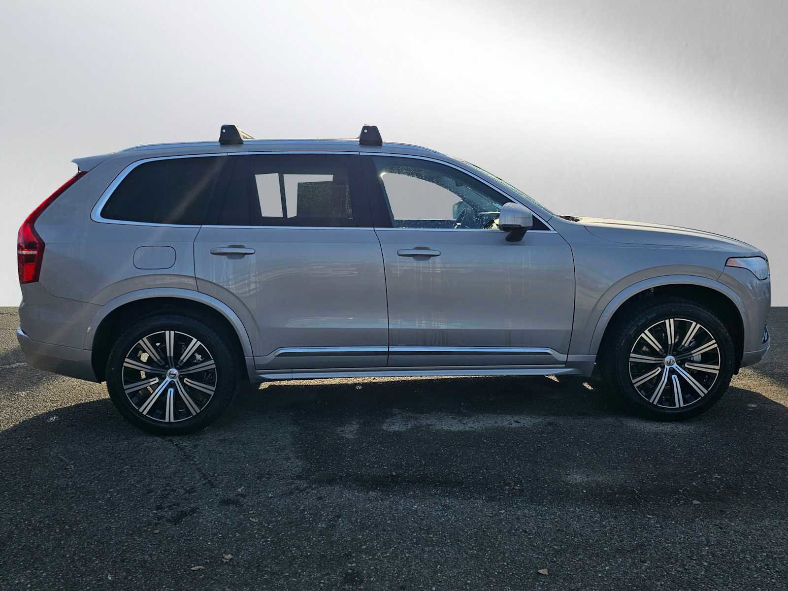 Used 2025 Volvo XC90 B6 Core w/ Protection Package Premier image 14