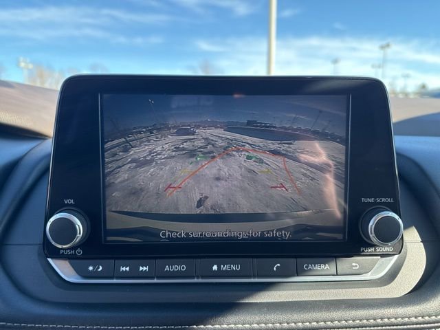 Used 2023 Nissan Rogue SV image 30