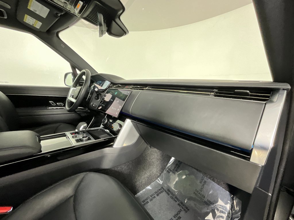 Certified 2023 Land Rover Range Rover SE image 19