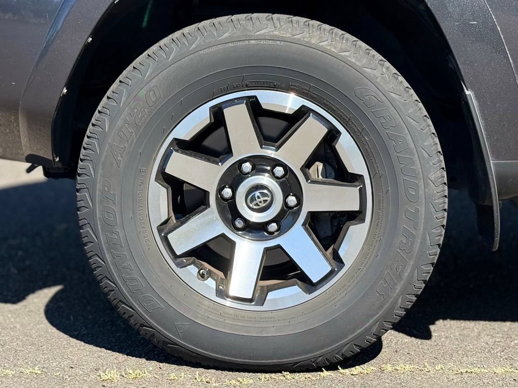 Used 2019 Toyota 4Runner TRD Off-Road Premium AWD/4WD image 9