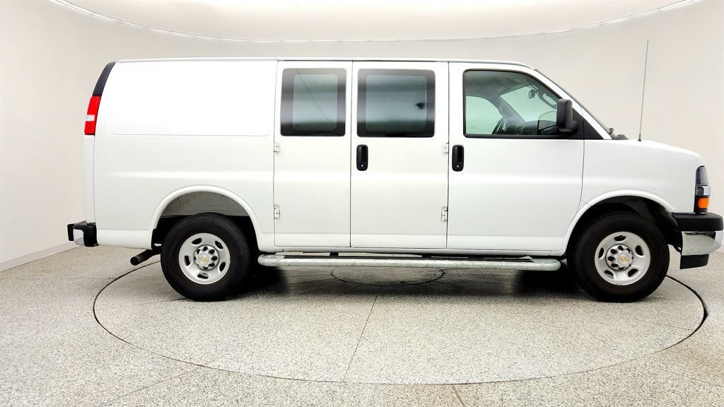 Used 2025 Chevrolet Express 2500 w/ Driver Convenience Package RWD image 4