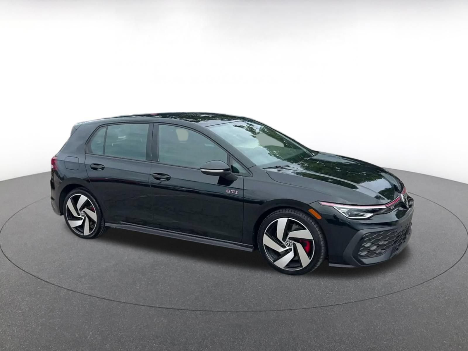 Used 2026 Volkswagen Golf S FWD image 2