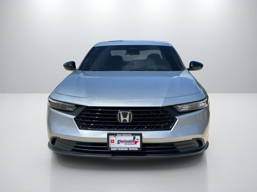 Used 2025 Honda Accord Sport image 2