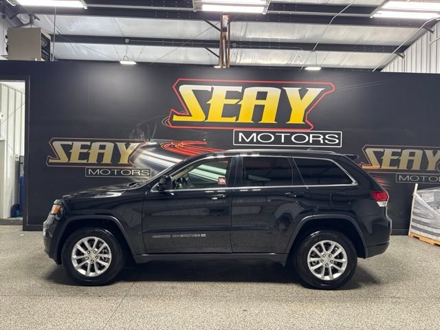 Used 2022 Jeep Grand Cherokee Laredo E AWD/4WD image 3