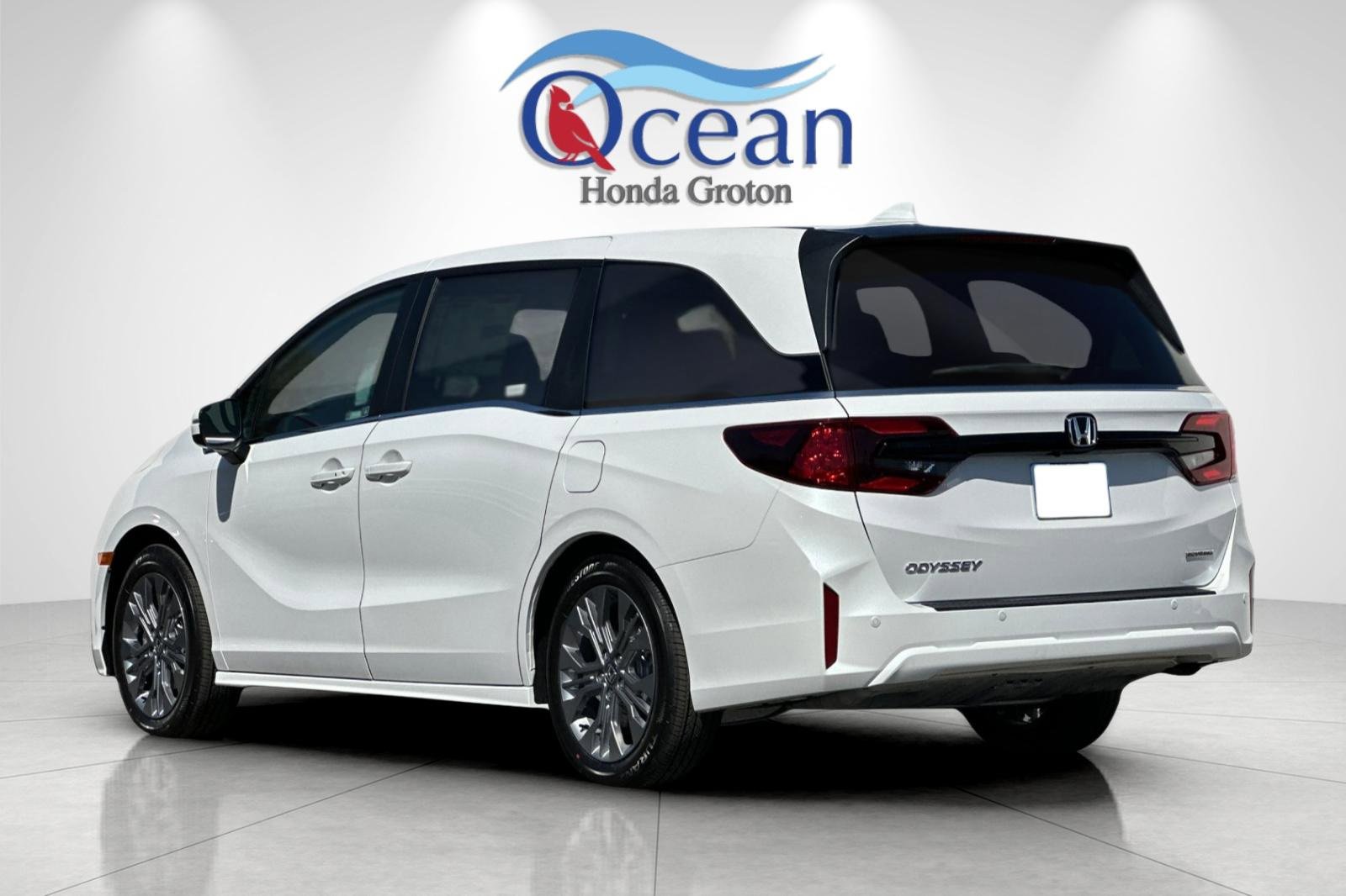 New 2026 Honda Odyssey Touring image 3
