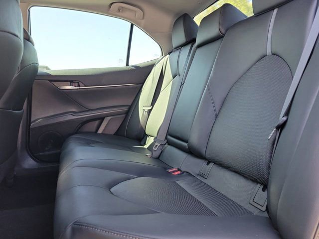 Used 2021 Toyota Camry XLE w/ Navigation Upgrade Package image 20