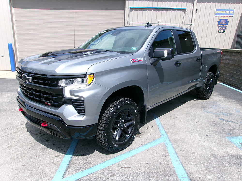 Used 2025 Chevrolet Silverado 1500 LT Trail Boss w/ LT Trail Boss Premium Package AWD/4WD image 1