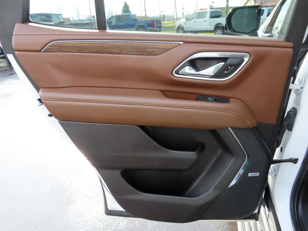 Used 2021 Chevrolet Tahoe High Country w/ Premium Package AWD/4WD image 43