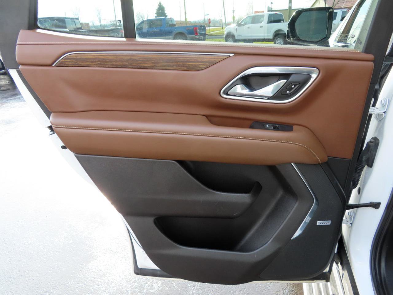 Used 2021 Chevrolet Tahoe High Country w/ Premium Package image 43