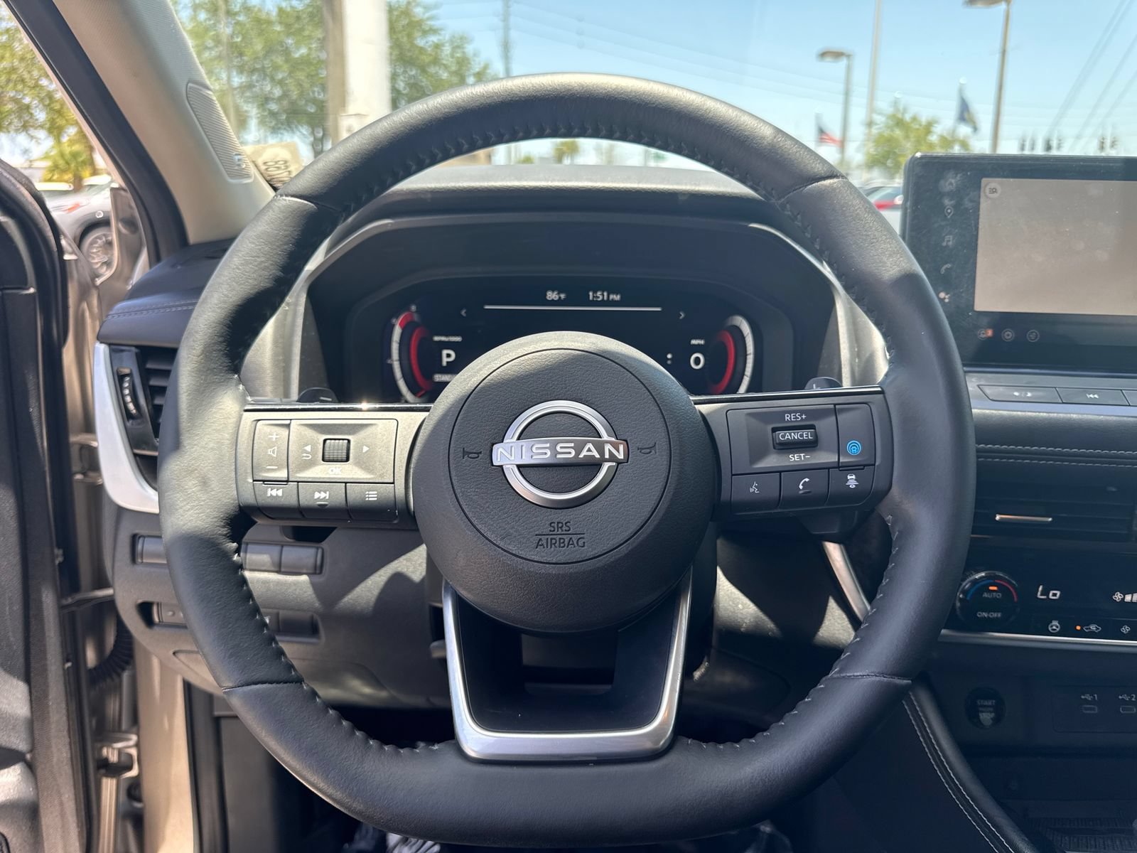 Certified 2024 Nissan Rogue Platinum FWD image 24