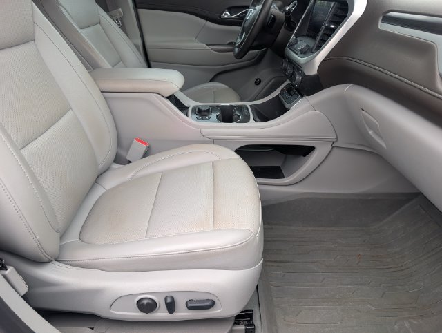Used 2023 GMC Acadia SLT w/ Technology Package FWD image 29
