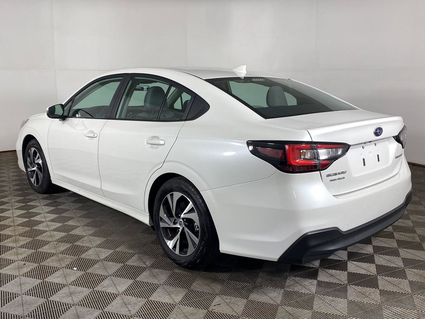 Used 2025 Subaru Legacy Premium AWD/4WD image 7