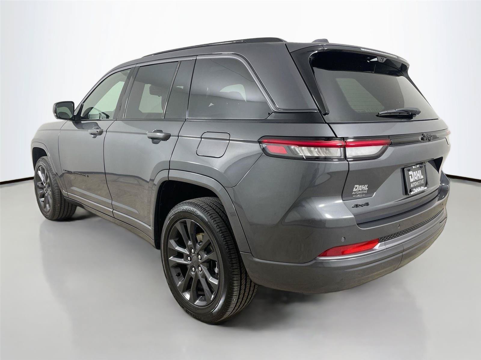 Used 2026 Jeep Grand Cherokee Limited AWD/4WD image 10