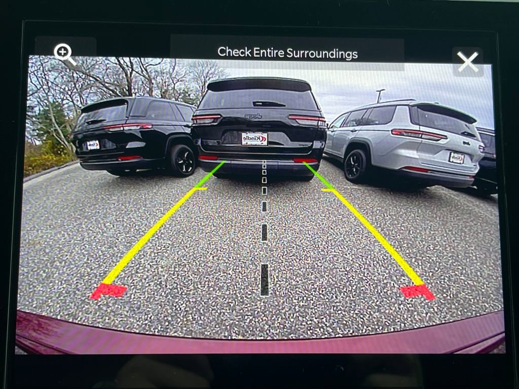 New 2025 Jeep Grand Cherokee Laredo X w/ Luxury Tech Group I image 17