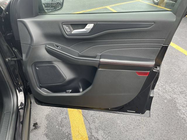 Used 2025 Ford Escape ST-Line FWD image 38